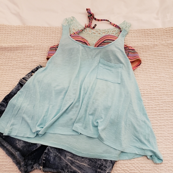 Lot of 3 Beachy Tank Tops - Picture 7 of 14